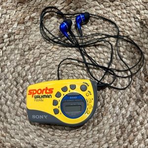 Vintage Sony Sports Walkman AM/FM